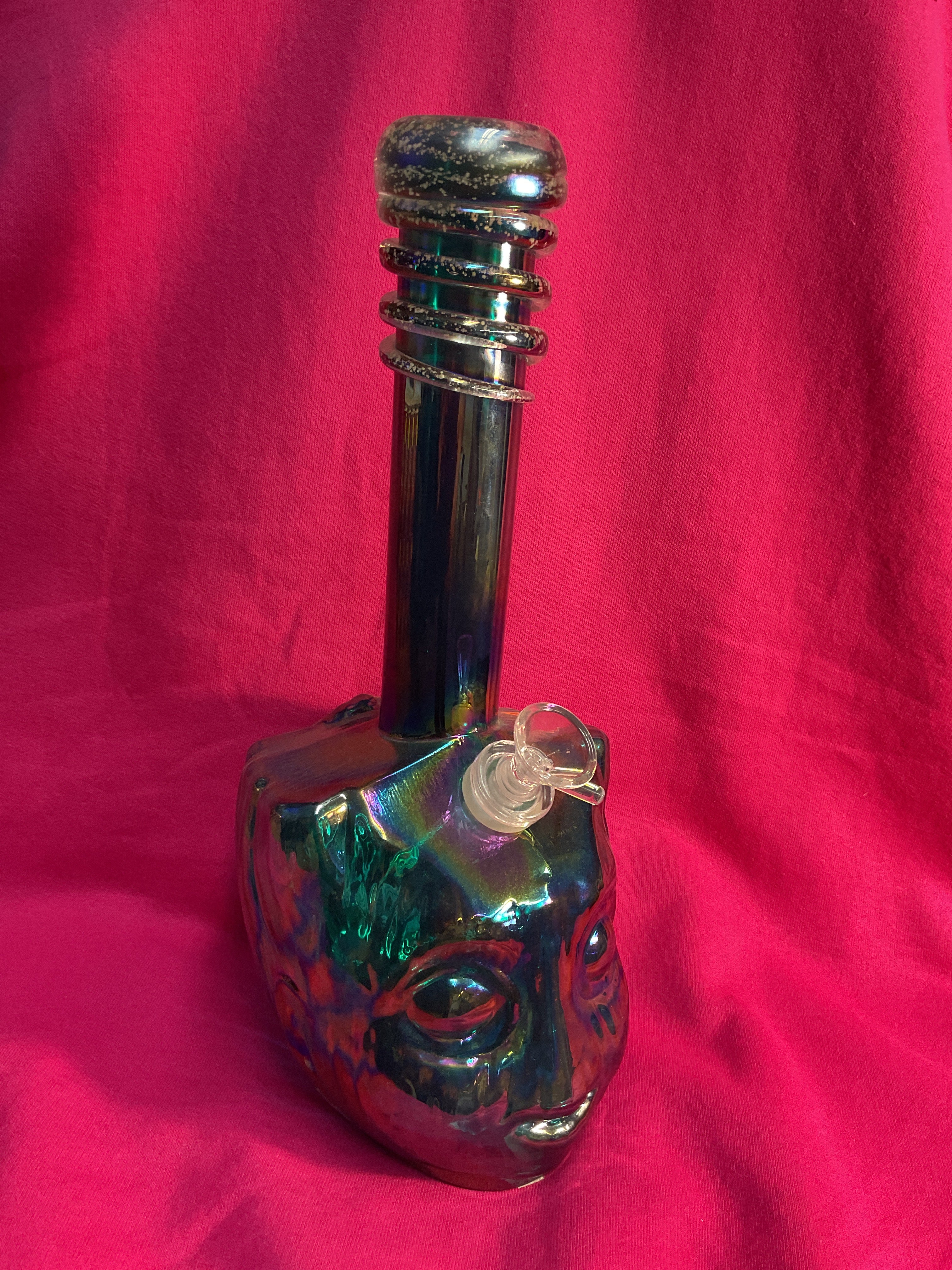 Alien glass water bong