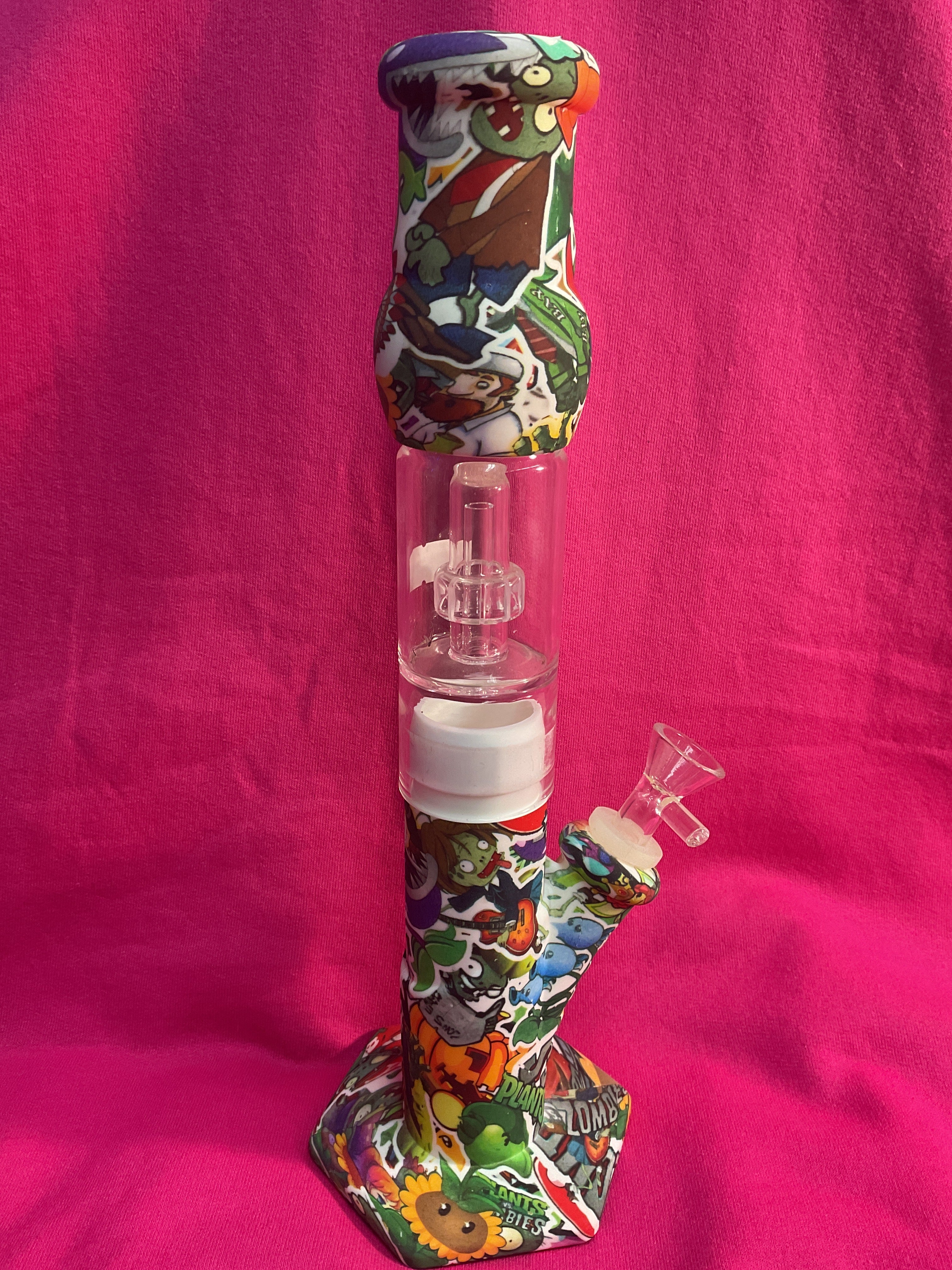 Silicone and glass water pipe